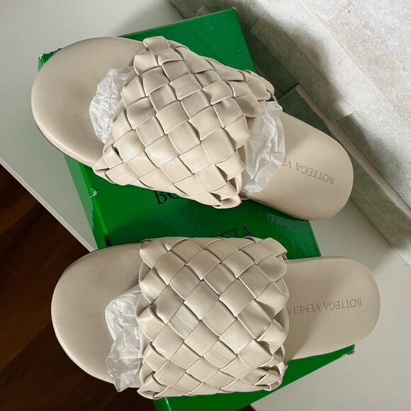 Bottega Veneta Men's Intrecciato Leather Sandals - Picture 3 of 13